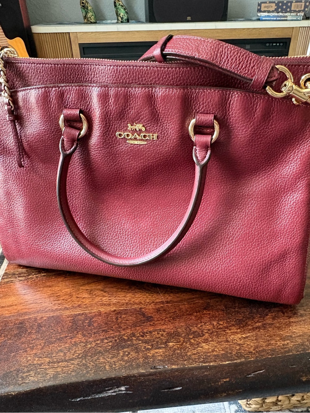 EUC. $150 Authentic Coach F77884 Mia Satchel in IM/WINE